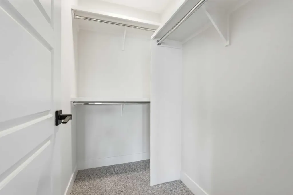 2635 1 Avenue NW Calgary AB T2N 0C4