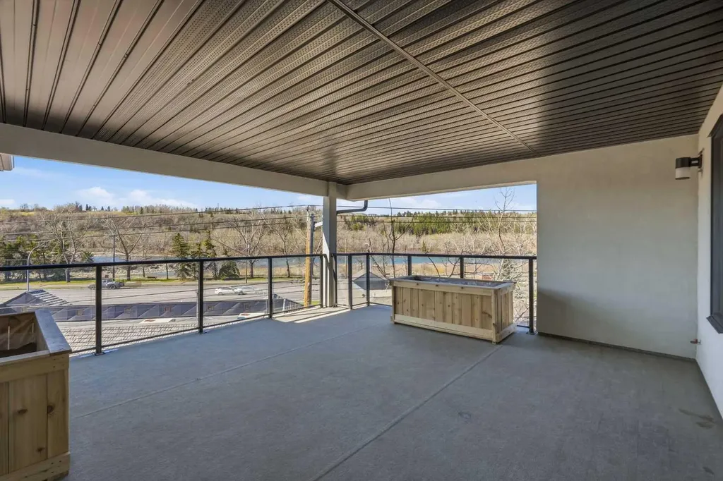 2635 1 Avenue NW Calgary AB T2N 0C4