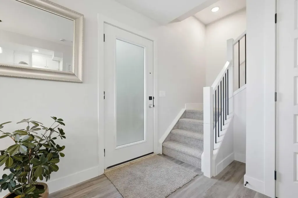 2635 1 Avenue NW Calgary AB T2N 0C4