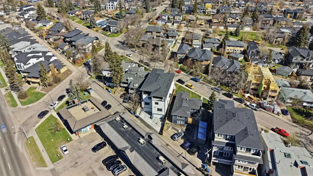 2635 1 Avenue NW Calgary AB T2N 0C4