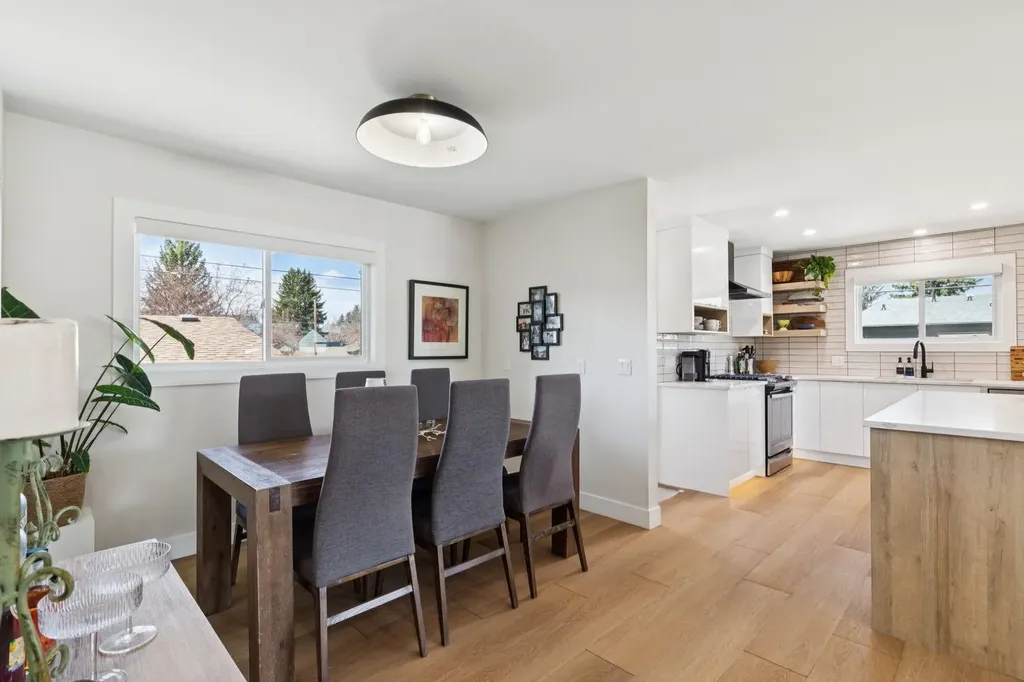 9723 3 Street SE Calgary AB T2J 0W9