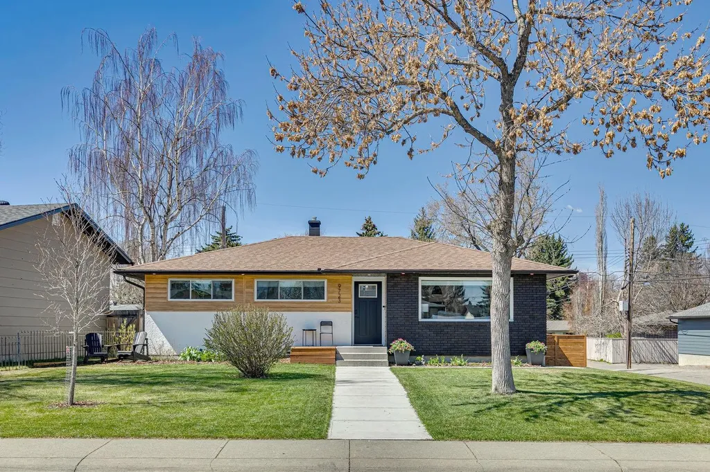 9723 3 Street SE Calgary AB T2J 0W9