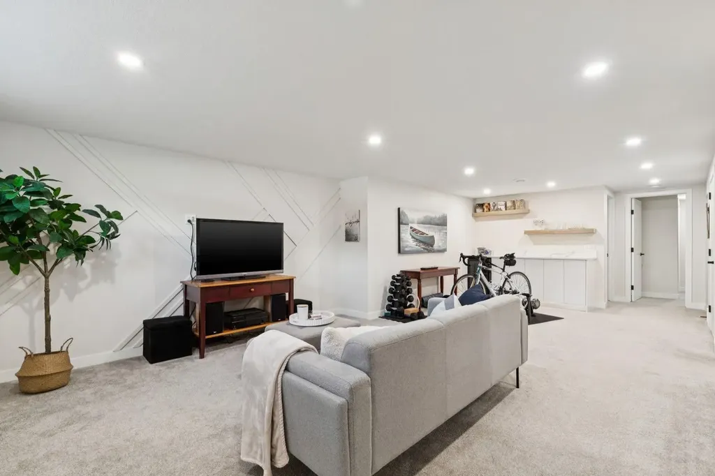 9723 3 Street SE Calgary AB T2J 0W9