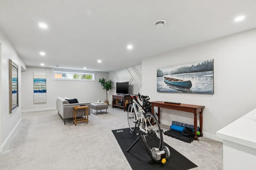 9723 3 Street SE Calgary AB T2J 0W9