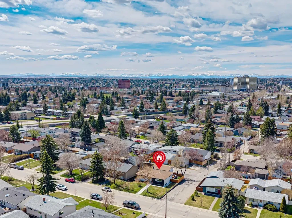 9723 3 Street SE Calgary AB T2J 0W9
