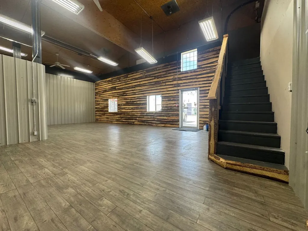 6223 48 Avenue Camrose AB T4V 0K4