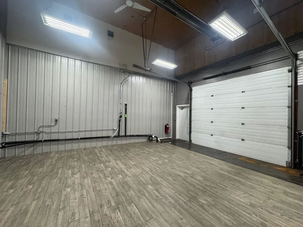 6223 48 Avenue Camrose AB T4V 0K4