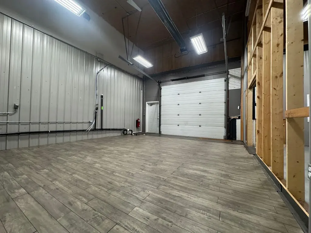 6223 48 Avenue Camrose AB T4V 0K4