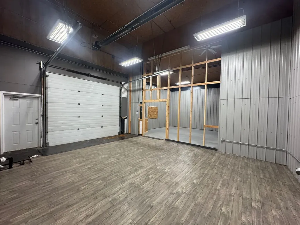 6223 48 Avenue Camrose AB T4V 0K4