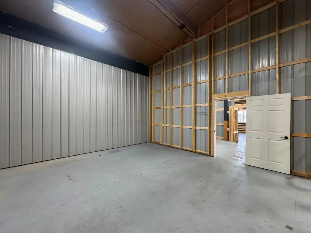 6223 48 Avenue Camrose AB T4V 0K4