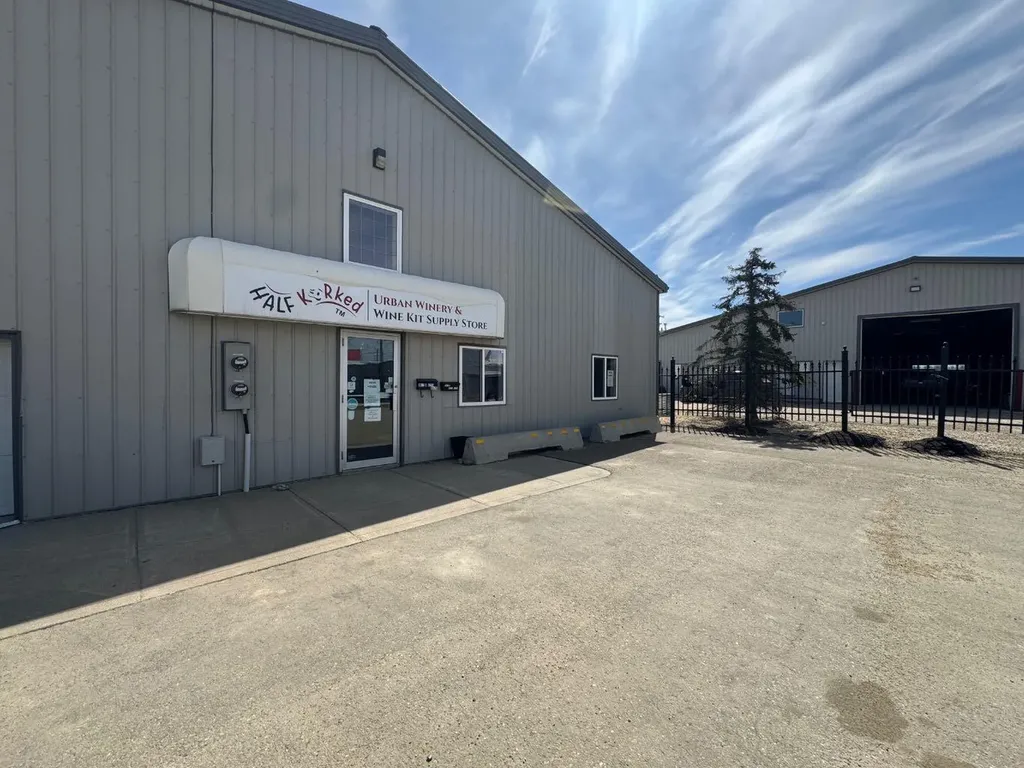 6223 48 Avenue Camrose AB T4V 0K4