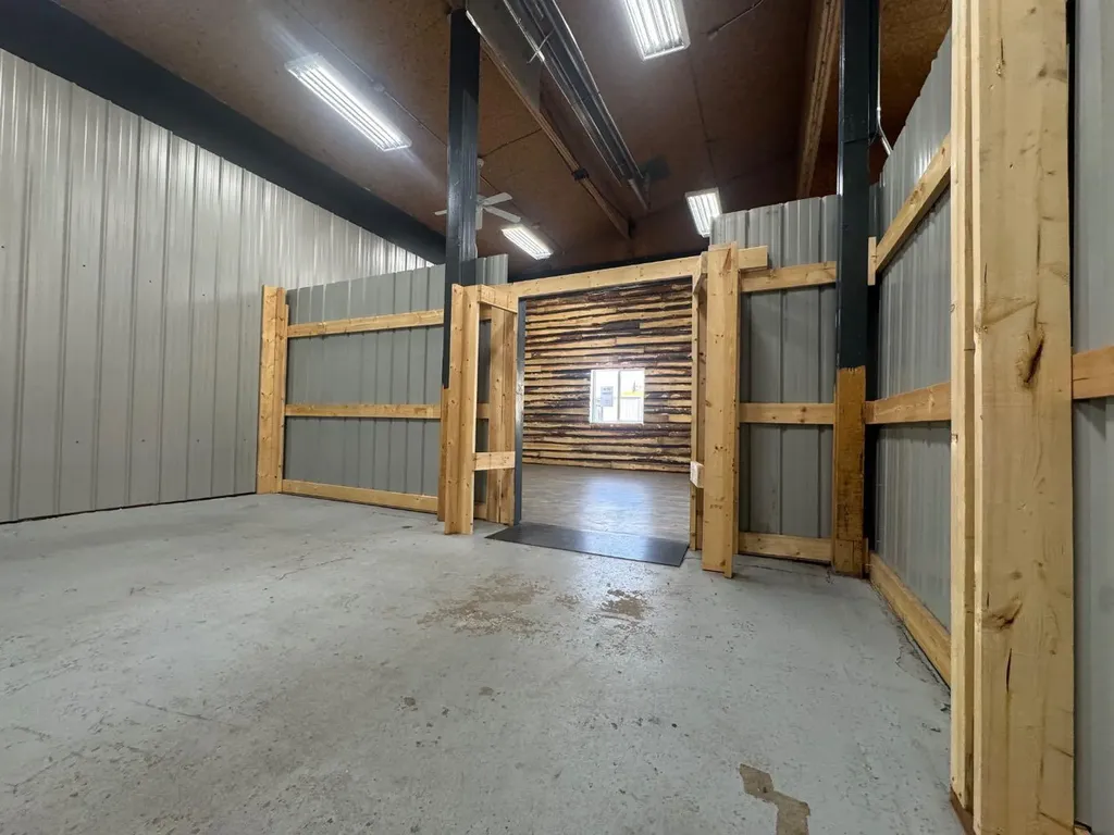 6223 48 Avenue Camrose AB T4V 0K4