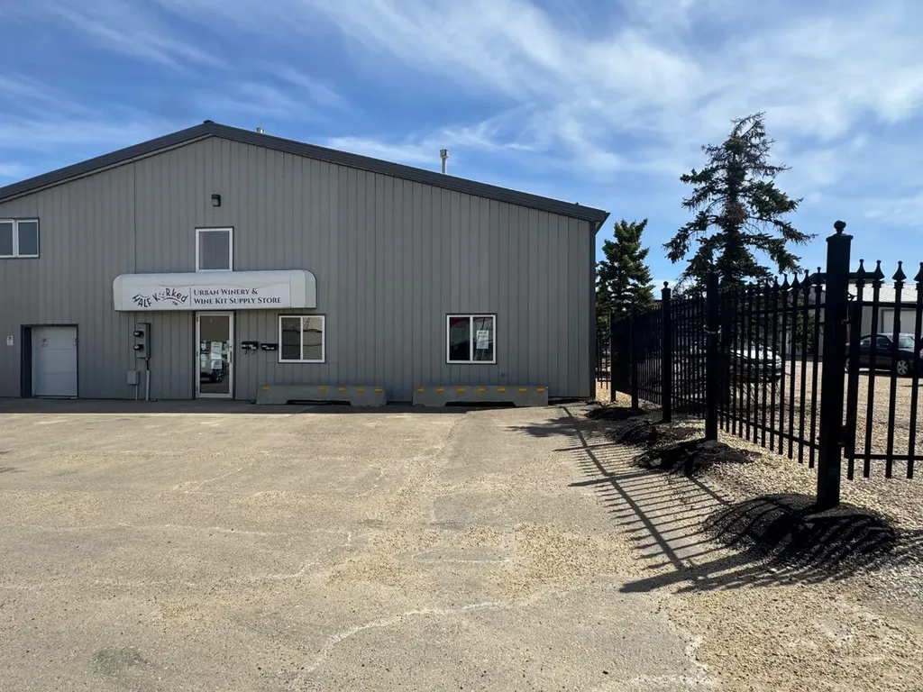 6223 48 Avenue Camrose AB T4V 0K4