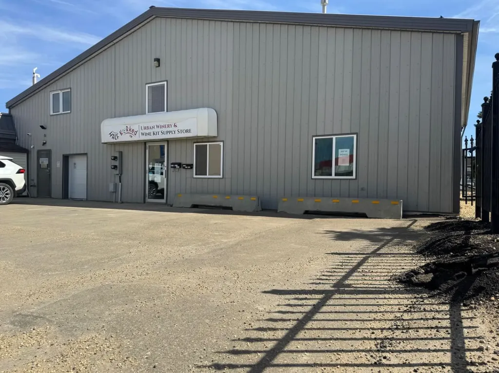 6223 48 Avenue Camrose AB T4V 0K4
