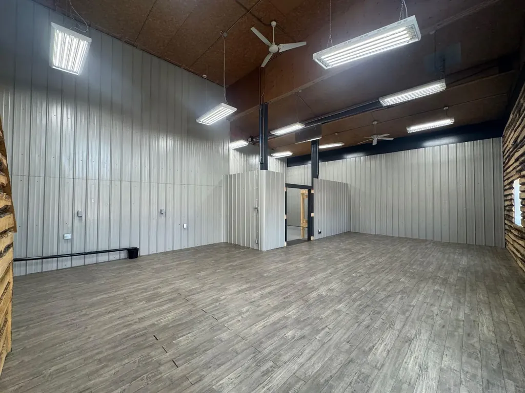 6223 48 Avenue Camrose AB T4V 0K4