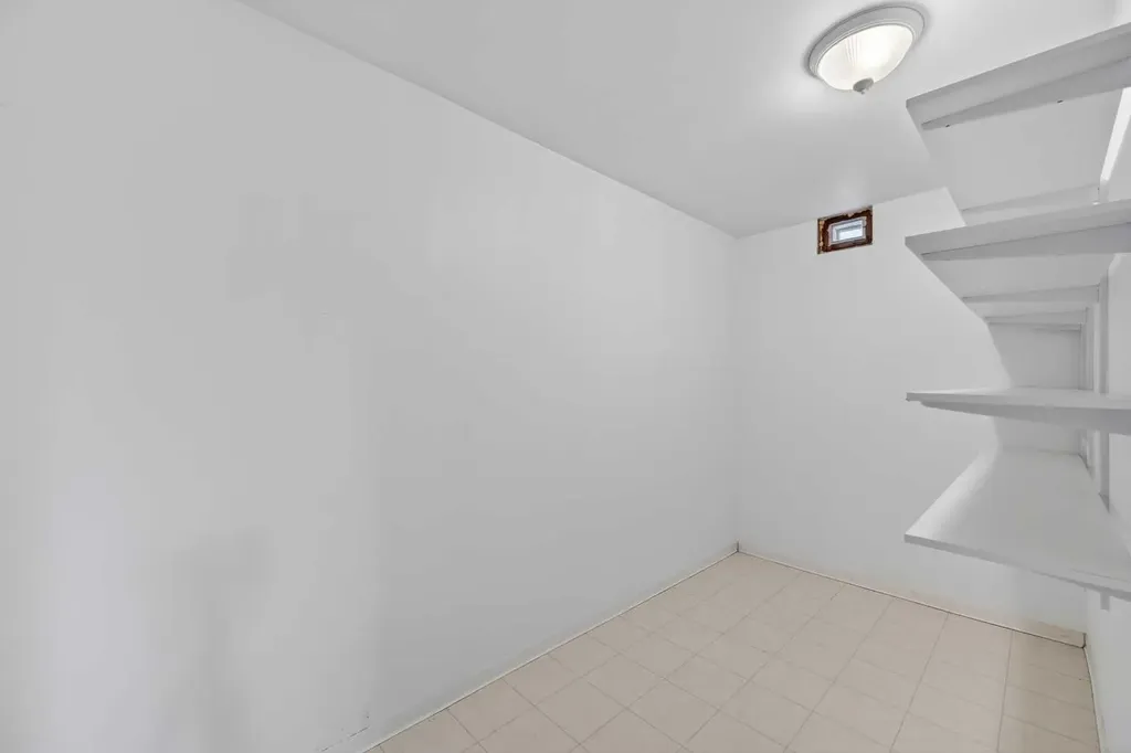 3112 34 Avenue SW Calgary AB T3E 0Z1