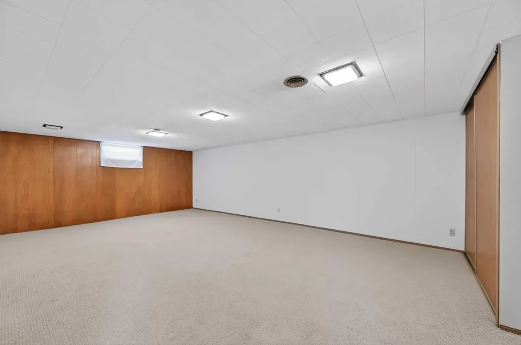 3112 34 Avenue SW Calgary AB T3E 0Z1