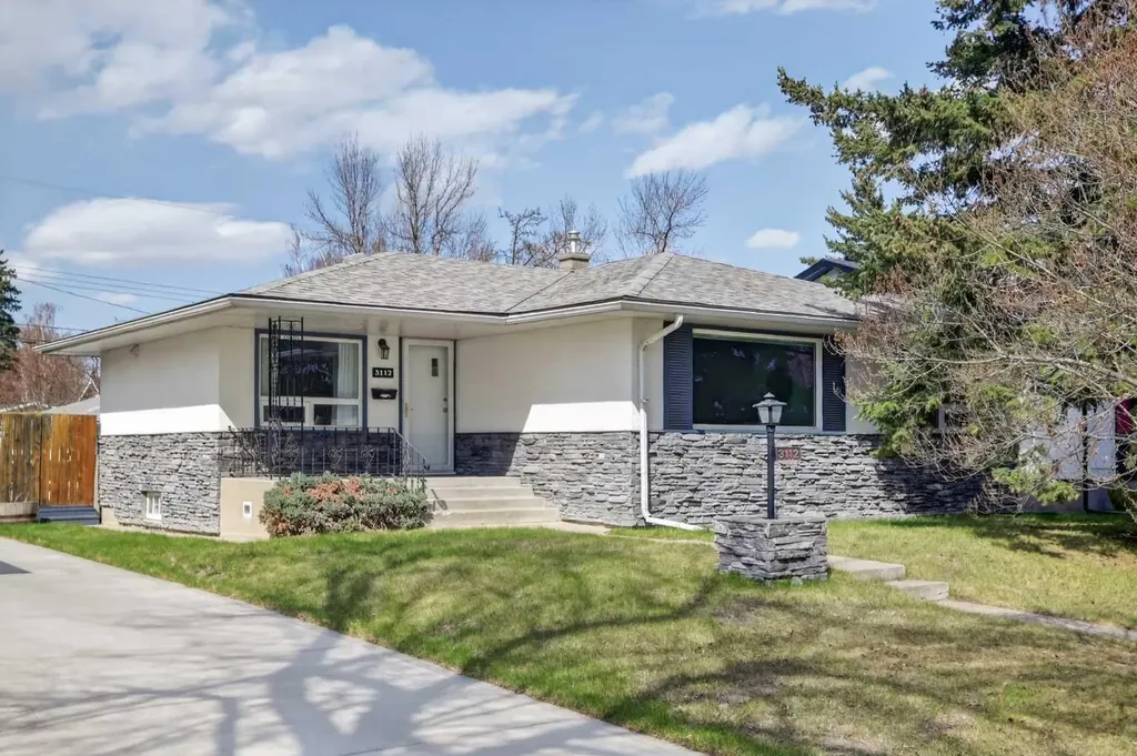 3112 34 Avenue SW Calgary AB T3E 0Z1