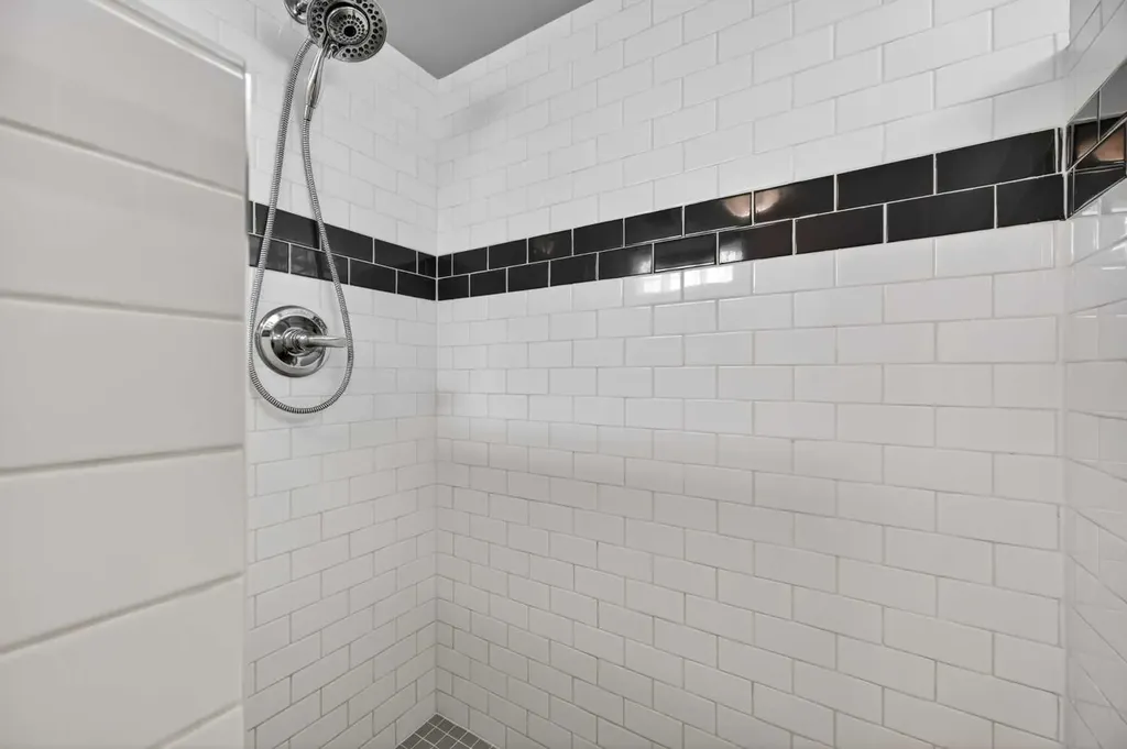 3112 34 Avenue SW Calgary AB T3E 0Z1