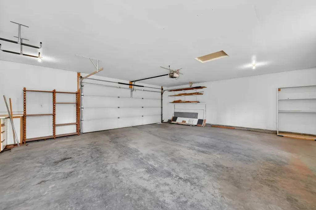 3112 34 Avenue SW Calgary AB T3E 0Z1