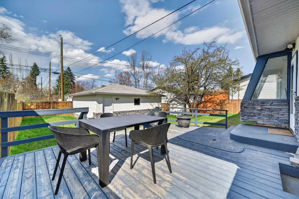 3112 34 Avenue SW Calgary AB T3E 0Z1