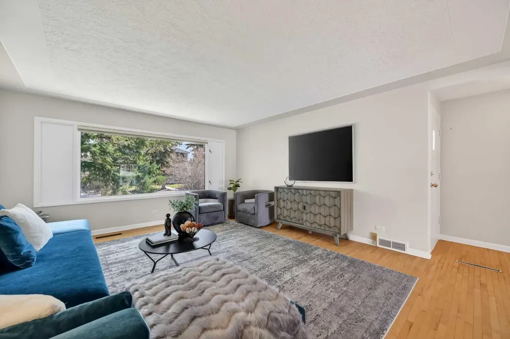 3112 34 Avenue SW Calgary AB T3E 0Z1