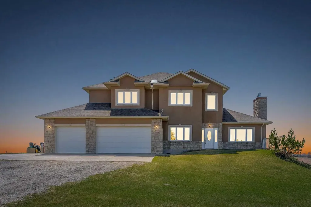 113127 450 Avenue E Rural Foothills County AB T1V 1N4