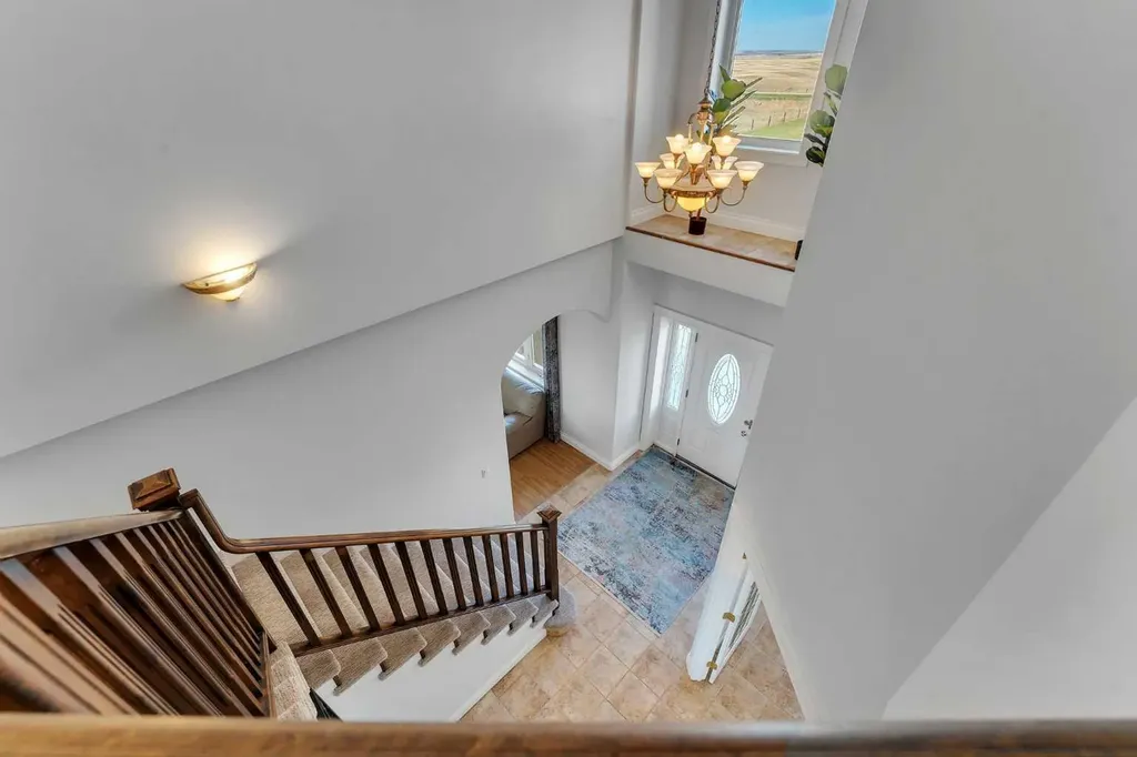 113127 450 Avenue E Rural Foothills County AB T1V 1N4