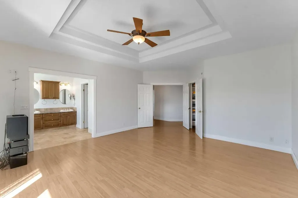 113127 450 Avenue E Rural Foothills County AB T1V 1N4
