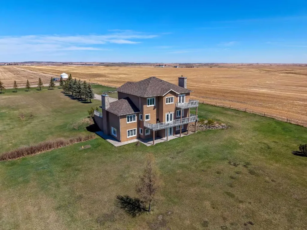 113127 450 Avenue E Rural Foothills County AB T1V 1N4