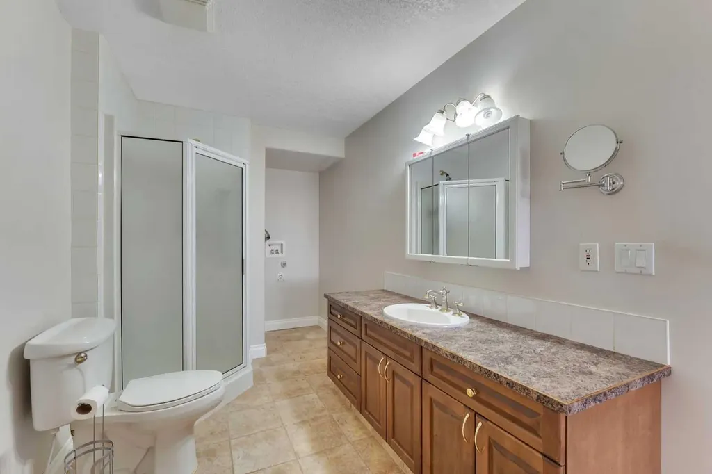 113127 450 Avenue E Rural Foothills County AB T1V 1N4