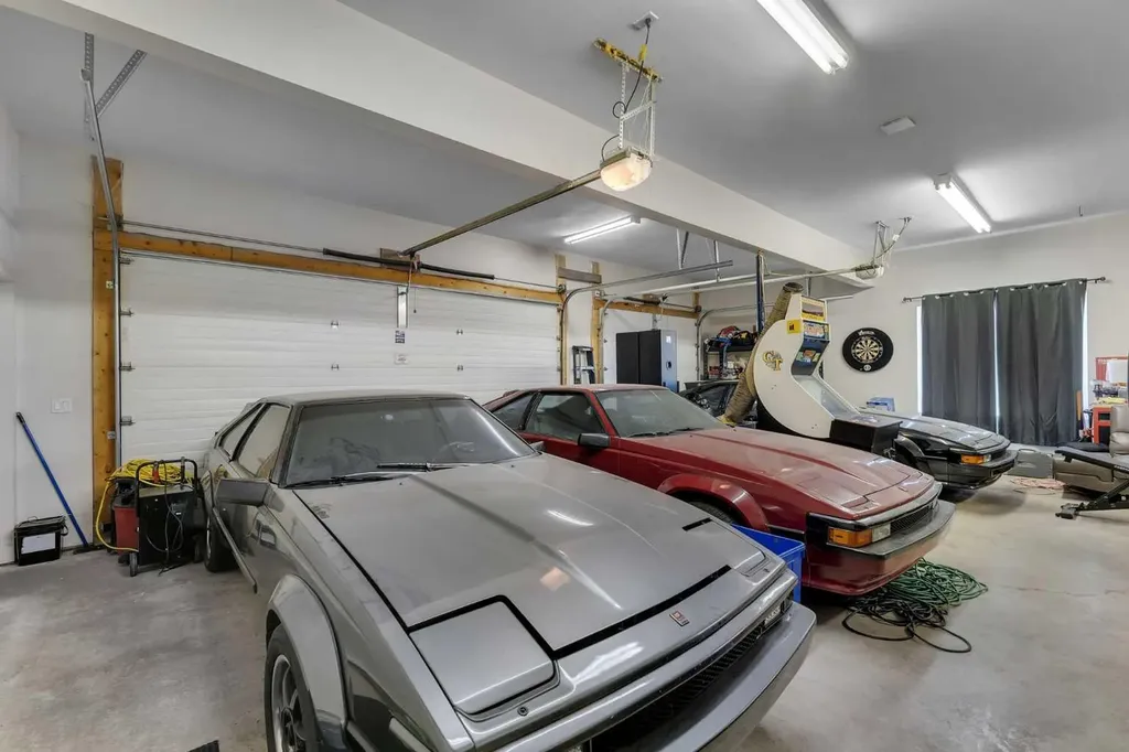 113127 450 Avenue E Rural Foothills County AB T1V 1N4