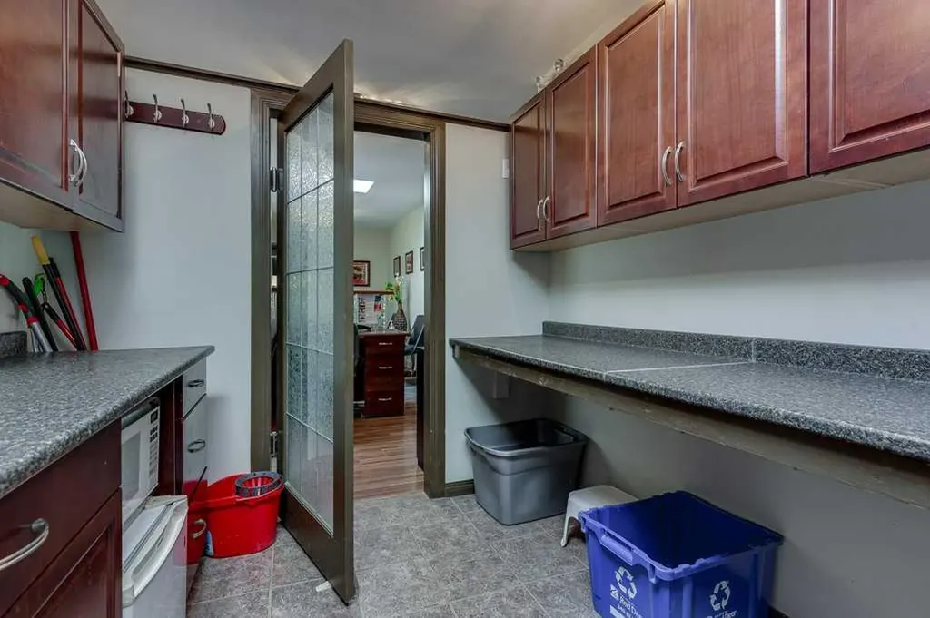 4606 48 Avenue Red Deer AB T4N 3S9