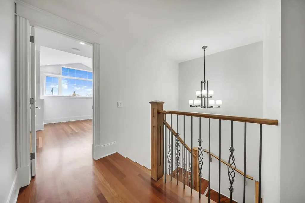 1010 19 Avenue SE Calgary AB T2G 1M2