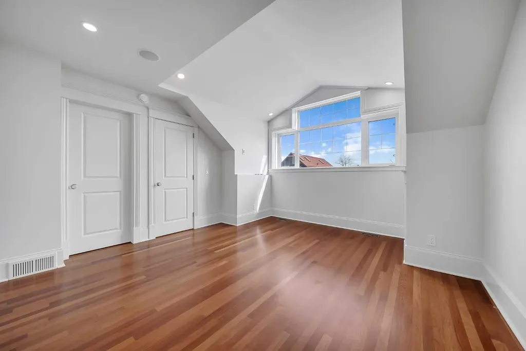 1010 19 Avenue SE Calgary AB T2G 1M2