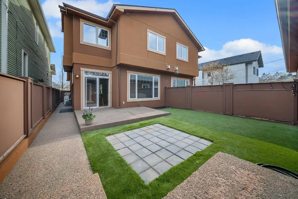 1010 19 Avenue SE Calgary AB T2G 1M2