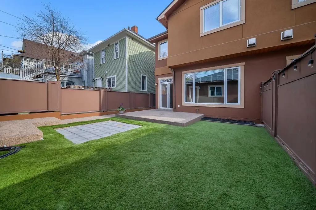 1010 19 Avenue SE Calgary AB T2G 1M2