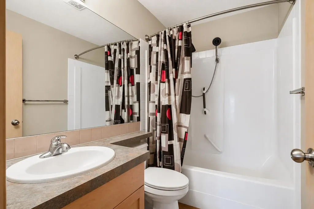 1235 13 Avenue SW Calgary AB T3C 0T2