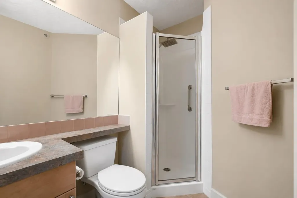 1235 13 Avenue SW Calgary AB T3C 0T2