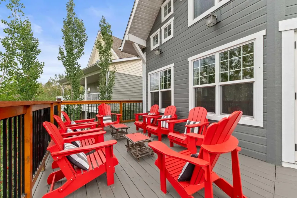 36 Lakeview Avenue White Sands AB T0C 2L0