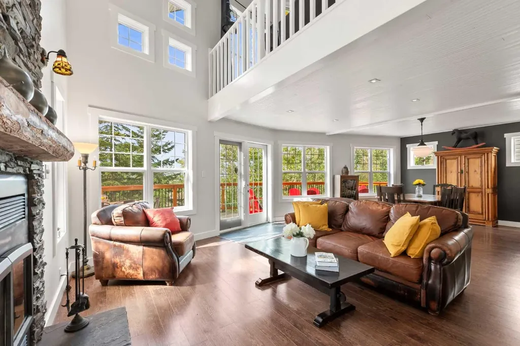 36 Lakeview Avenue White Sands AB T0C 2L0