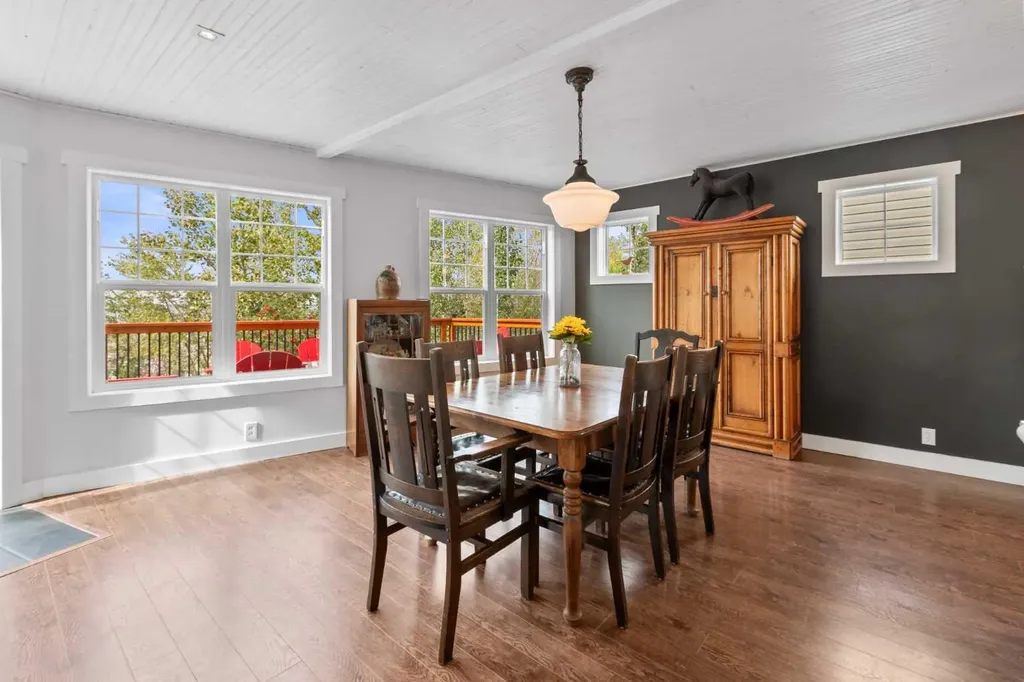 36 Lakeview Avenue White Sands AB T0C 2L0
