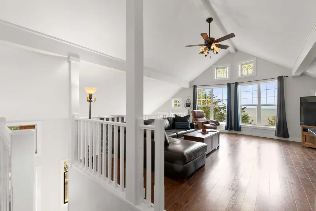 36 Lakeview Avenue White Sands AB T0C 2L0
