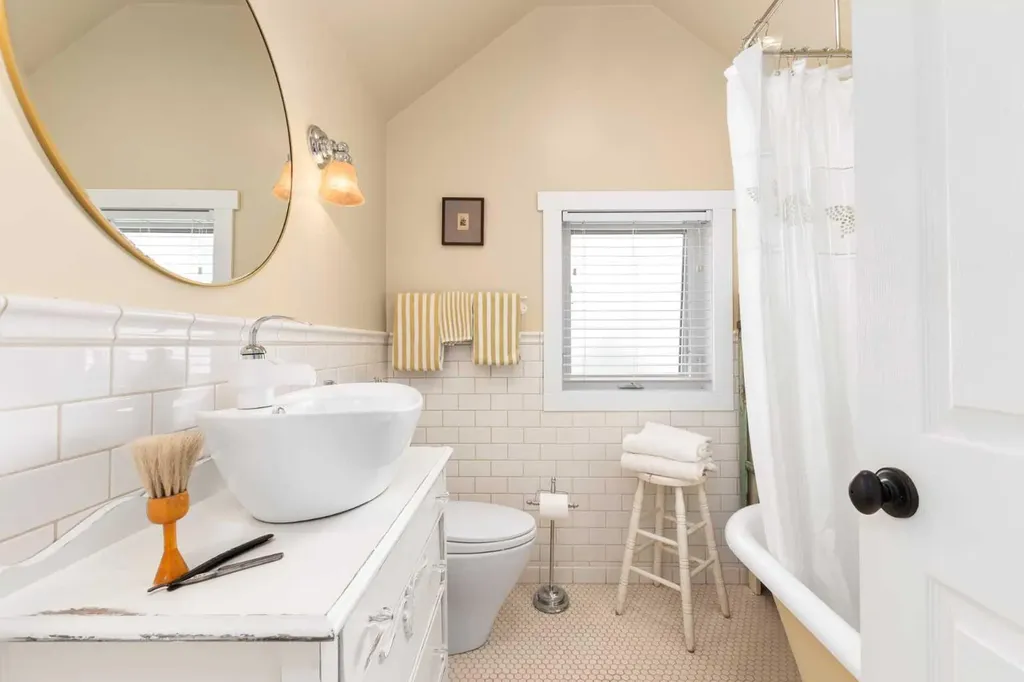 36 Lakeview Avenue White Sands AB T0C 2L0