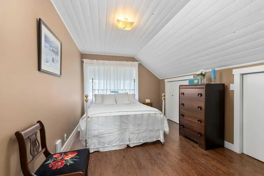 36 Lakeview Avenue White Sands AB T0C 2L0