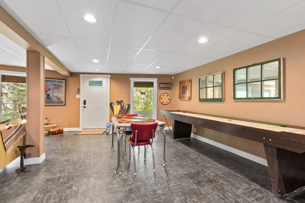 36 Lakeview Avenue White Sands AB T0C 2L0