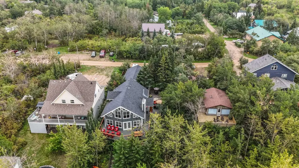 36 Lakeview Avenue White Sands AB T0C 2L0