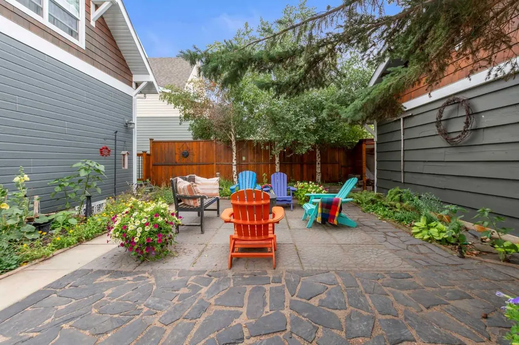 36 Lakeview Avenue White Sands AB T0C 2L0