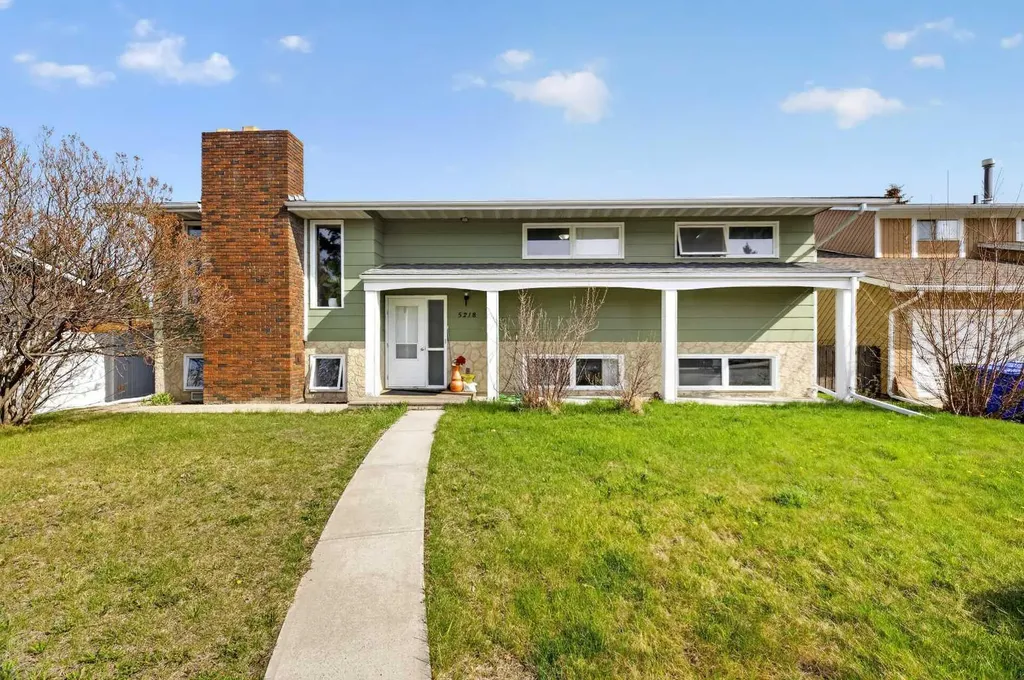 5218 Silverpark Close Olds AB T4H 1B3