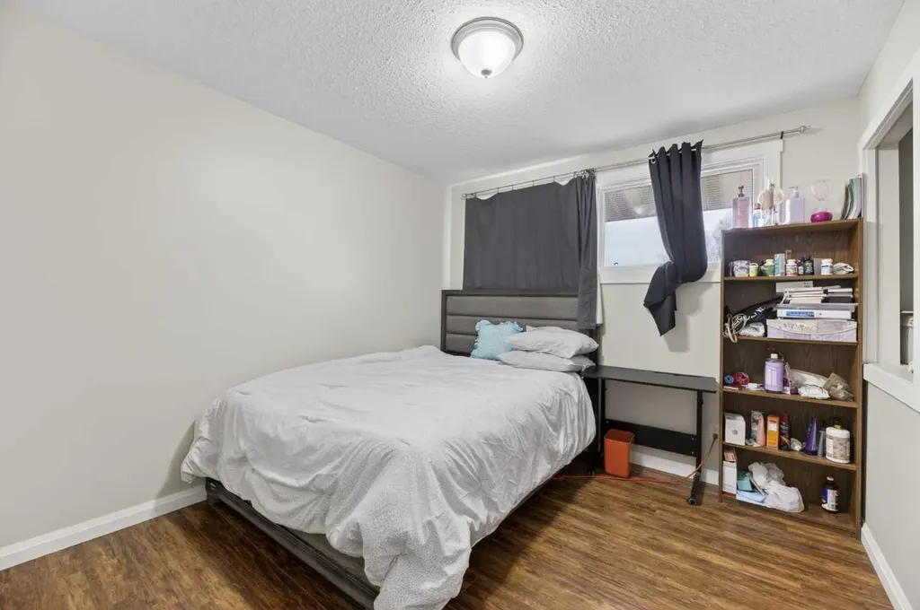 5218 Silverpark Close Olds AB T4H 1B3